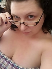 Jiggish housewife soft teasing phots from the last few days..