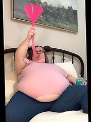 Sexy plus sized girlfriend with unshaven pussy