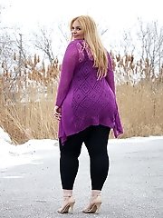 Posh chubby housewife takes off hot underwear